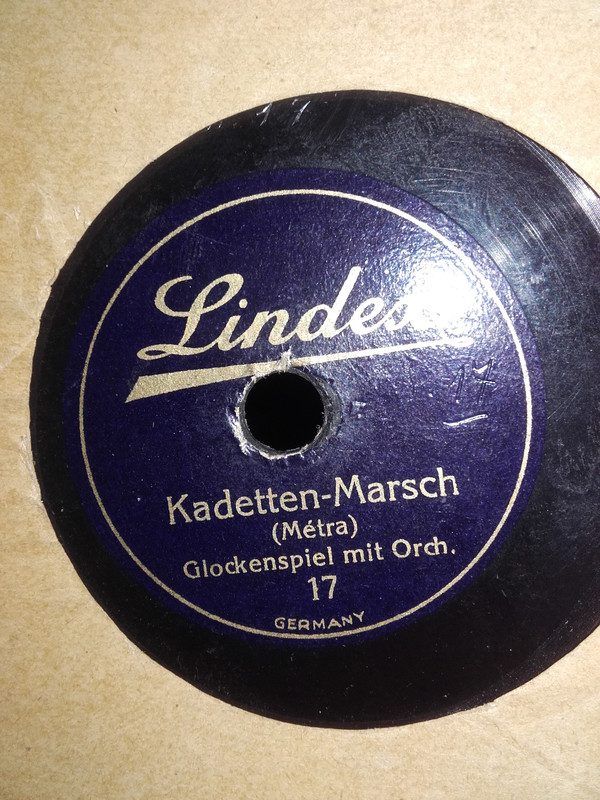 Album herunterladen Unknown Artist - Kadetten Marsch Faust Walzer