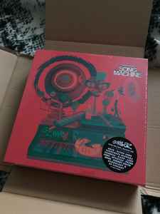 Song Machine, Season One: Strange Timez Super Deluxe Boxset - Gorillaz