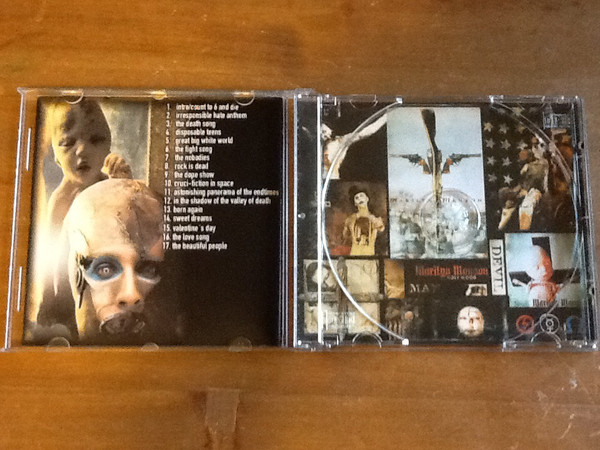 Album herunterladen Marilyn Manson - Riot