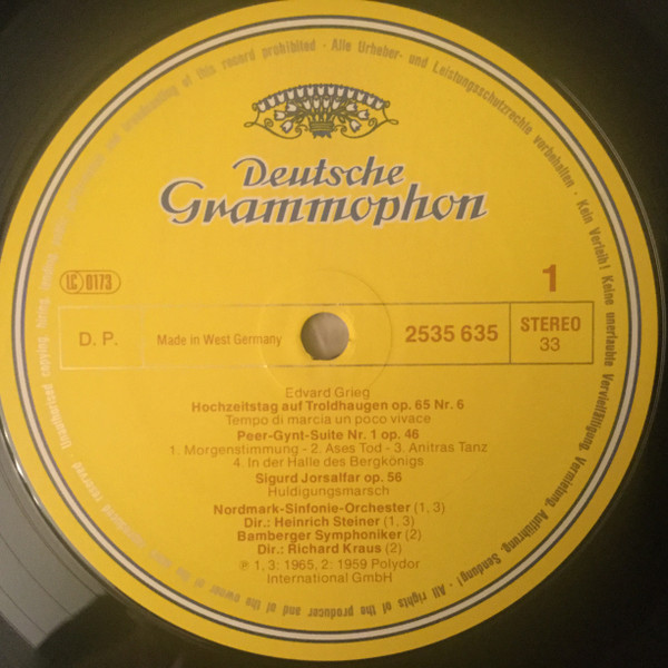 last ned album Edvard Grieg Jean Sibelius - Hochzeitstag auf TroldhagenPeer Gynt Suite Nr 1Der Schwan von TuonelaFinlandia u a