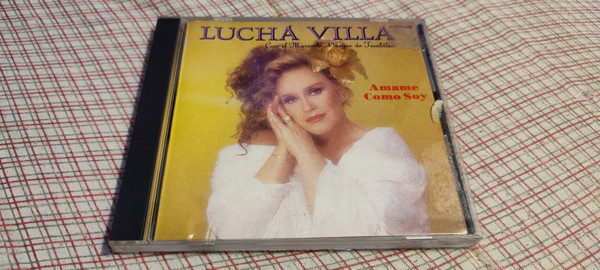 last ned album Lucha Villa Con El Mariachi Vargas De Tecalitlán - Amame Como Soy