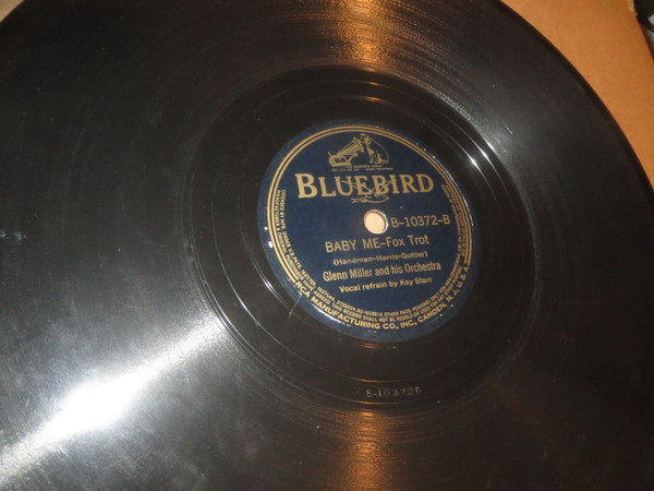 Album herunterladen Glenn Miller And His Orchestra - Blue Orchids Baby Me