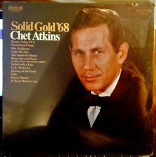 Album herunterladen Chet Atkins - Solid Gold 68