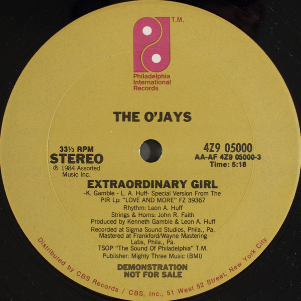 lataa albumi The O'Jays - Extraordinary Girl