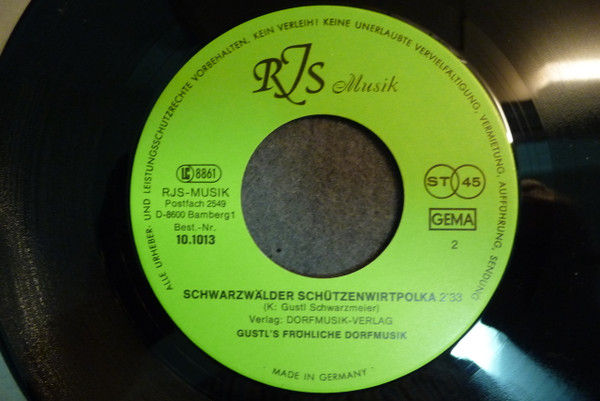 baixar álbum Gustl's Fröhliche Dorfmusik - Im Schwarzwaldstüble