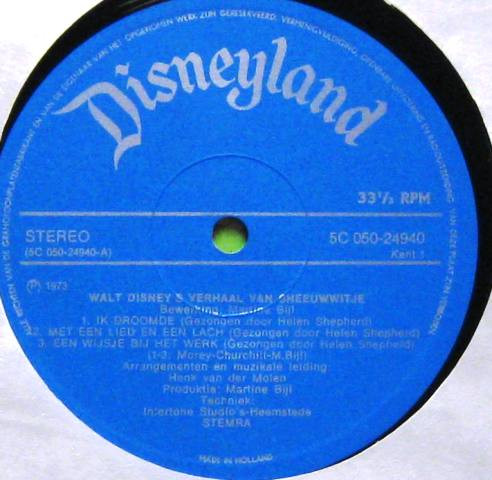 Album herunterladen Download Walt Disney - Walt Disneys Verhaal Van Sneeuwwitje album