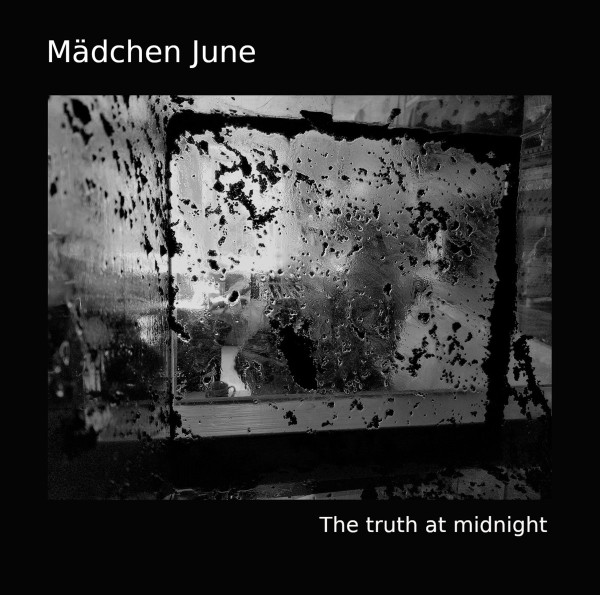 baixar álbum Mädchen June - The Truth At Midnight