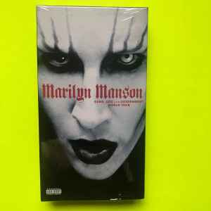 Marilyn Manson – Guns, God And Government World Tour (2002, VHS