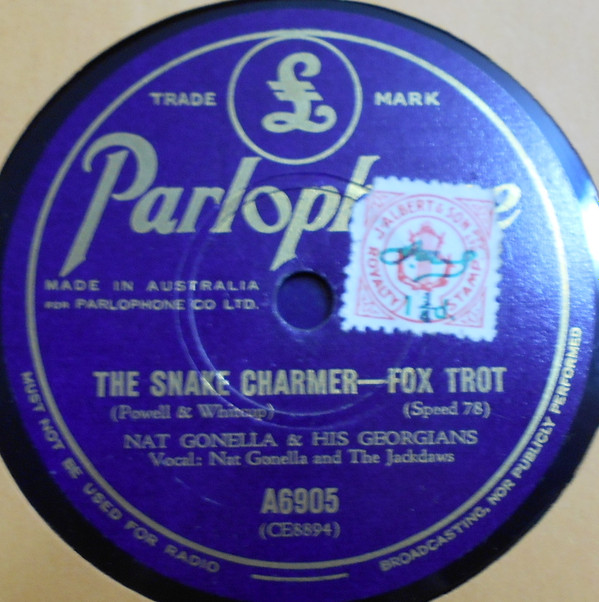 baixar álbum Nat Gonella & His Georgians - The Snake Charmer The Dipsy Doodle