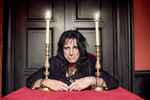 last ned album Alice Cooper - To Hell And Back Alice Coopers Greatest Hits