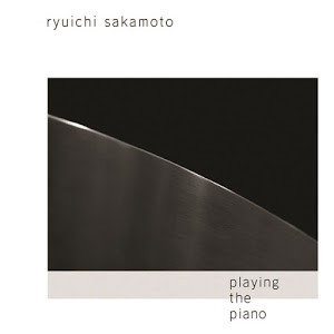 path＿　ryuichi　sakamoto　playing　the　piano