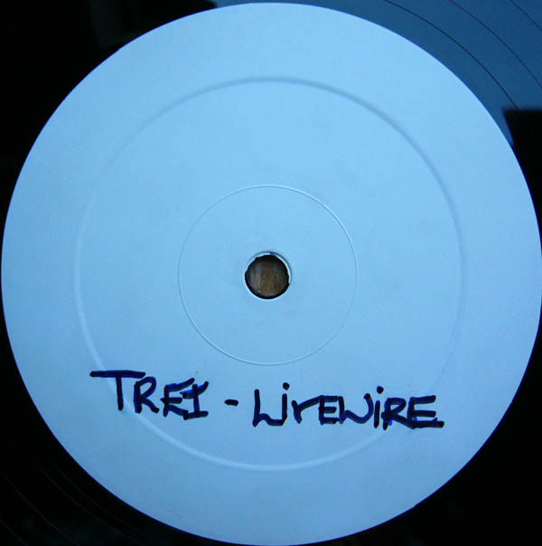 last ned album Trei - Shine On Livewire
