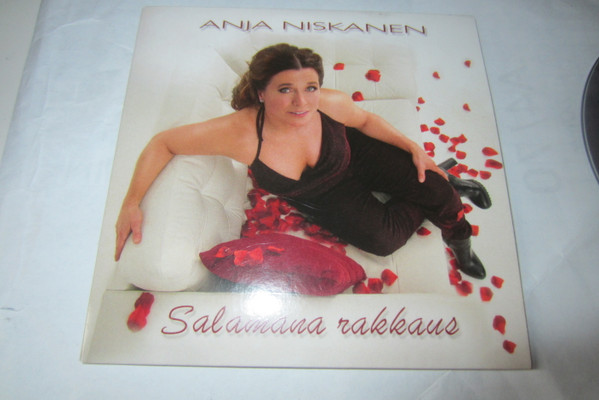 last ned album Anja Niskanen - Salamana Rakkaus