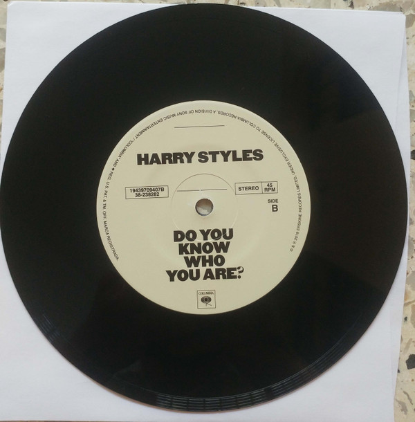 Album herunterladen Harry Styles - Lights Up