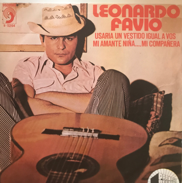 lataa albumi Leonardo Favio - Usaria Un Vestido Igual A Vos