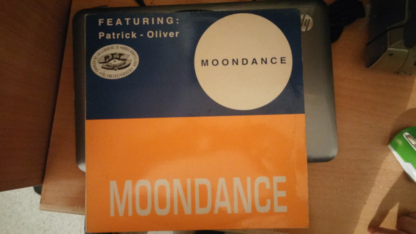 last ned album Moondance Featuring PatrickOliver - Moondance