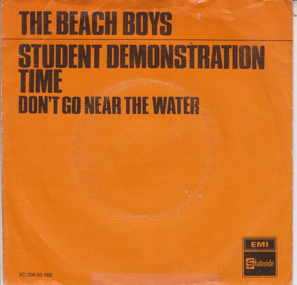 The Beach Boys = ビーチ・ボーイズ – Don't Go Near The Water = 清流 