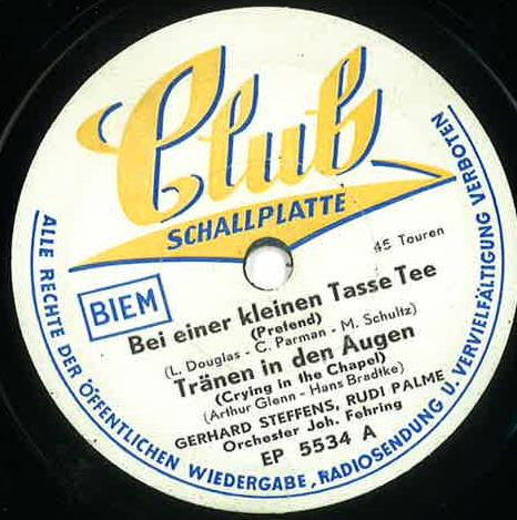 ladda ner album Gerhard Steffens Rudi Palme - Bei Einer Kleinen Tasse Tee Tränen In Den Augen Romantische Musik Weisse Perlen