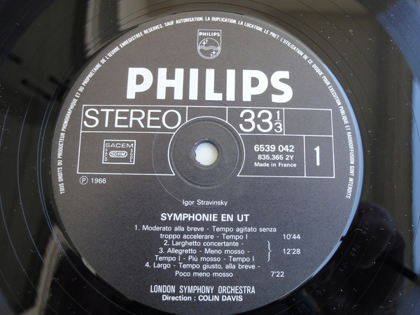 descargar álbum Stravinsky, London Symphony Orchestra, Colin Davis - Symphonie En Ut Symphonie En Trois Mouvements