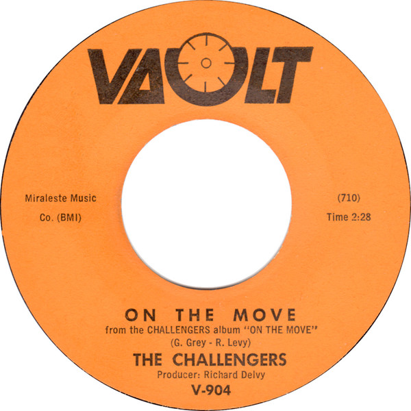 télécharger l'album The Challengers - On The Move Foot Tapper