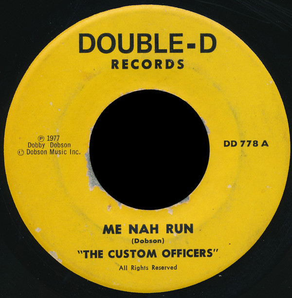 baixar álbum The Custom Officers - Me Nah Run