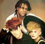 télécharger l'album Thompson Twins - Lay Your Hands On Me King For A Day