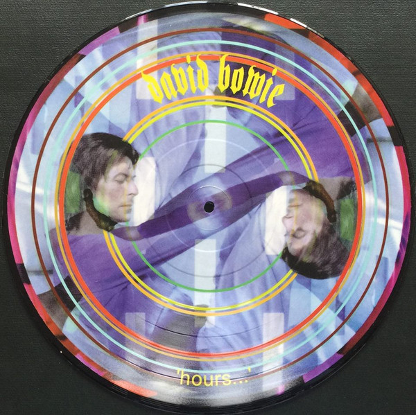 #94973 Hours Postkarte David Bowie 15x10cm