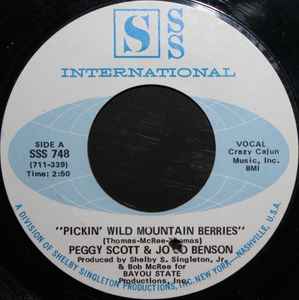 Peggy Scott & Jo Jo Benson - Pickin' Wild Mountain Berries album cover
