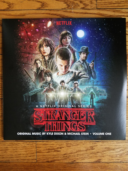 Stranger Things: Music from the Netflix Original Series -  Piano/Vocal/Guitar Songbook: Dixon, Kyle, Stein, Michael: 9781705174470:  : Books