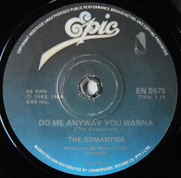 télécharger l'album The Romantics - Talking In Your Sleep Do Me Anyway You Wanna