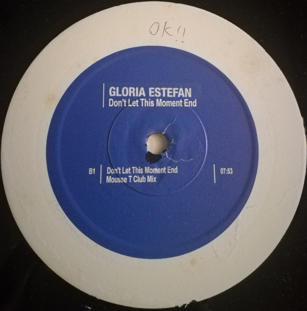 last ned album Gloria Estefan - The 70s Moment Medley