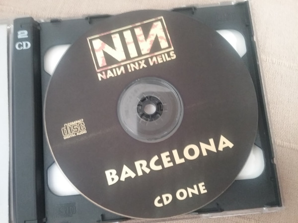 baixar álbum Naiи Inx Иeils - Barcelona 14 11 99