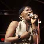 télécharger l'album Brenda Fassie - Umuntu Ngumuntu Ngabantu
