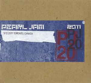 9.12.2011 Toronto, Canada - Pearl Jam
