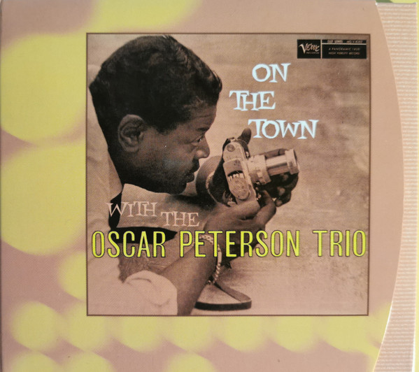 The Oscar Peterson Trio - On The Town With The Oscar Peterson Trio 