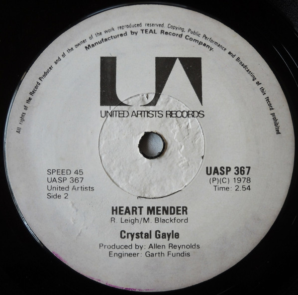 descargar álbum Crystal Gayle - Hello I Love You Heart Mender