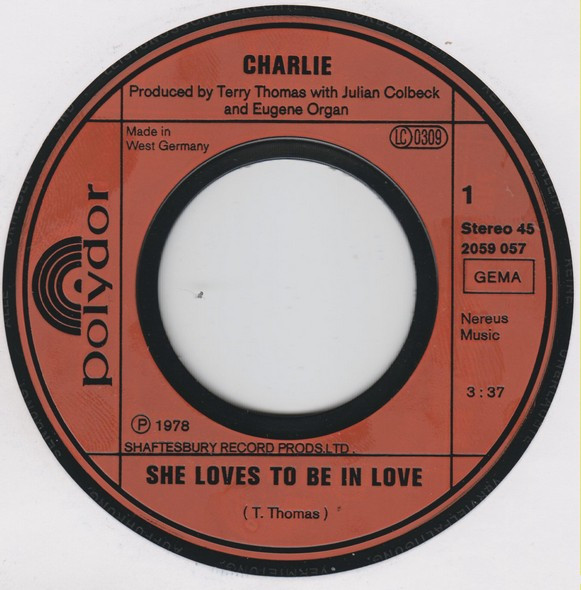 ladda ner album Charlie - She Loves To Be In Love