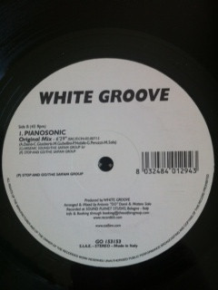 lataa albumi White Groove - Pianosonic
