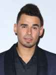 ladda ner album Afrojack Featuring Luis Fonsi - Wave Your Flag