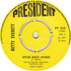 Getting Mighty Crowded / It's In His Kiss (The Shoop Shoop Song) (Vinyl, 7