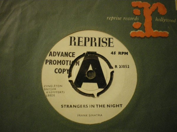 Frank Sinatra – Strangers In The Night (1966, Vinyl) - Discogs