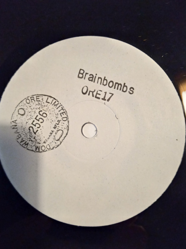 last ned album Brainbombs - Macht Gun Court Singles Series