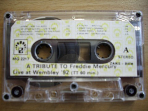 ladda ner album Download Various - A Tribute To Freddie Mercury album