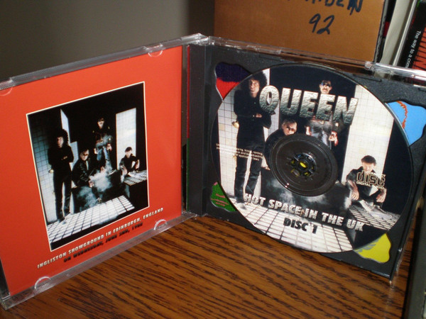 last ned album Queen - Hot Space In The UK