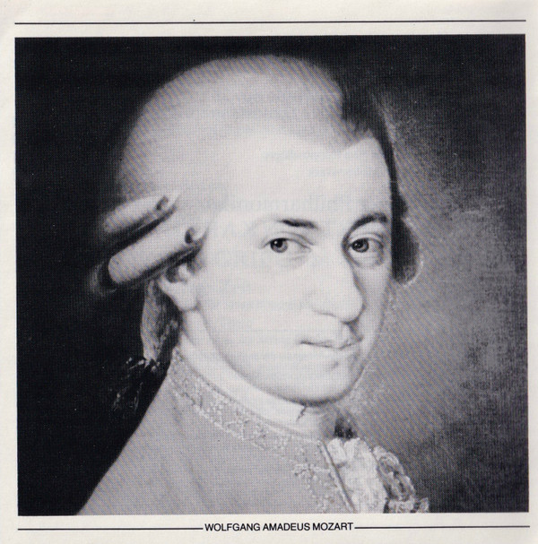télécharger l'album Mozart, Grieg, Prokofiev, Berliner Philharmoniker, Herbert von Karajan - Eine Kleine Nachtmusik Holberg Suite Symphonie Classique