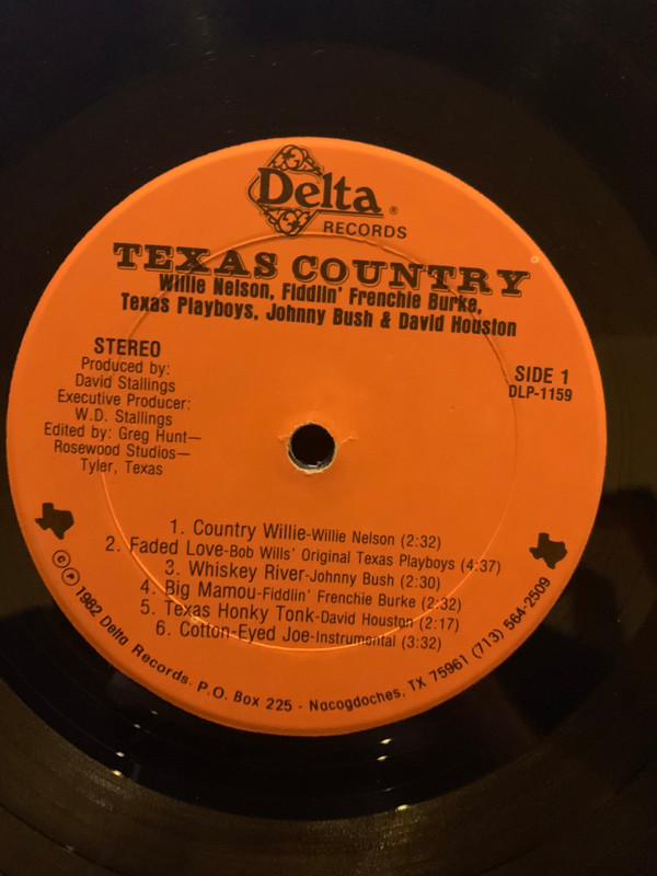 ladda ner album Willie Nelson, Fiddlin' Frenchie Burke, Texas Playboys, Johnny Bush & David Houston - Texas Country