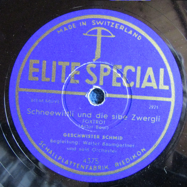 ladda ner album Geschwister Schmid, Walter Baumgartner Und Sein Orchester - Schneewittli Und Die Sibe Zwergli Hänsel Und Gretel
