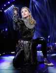 ladda ner album Madonna - Sticky Sweet Tour Live In Rome
