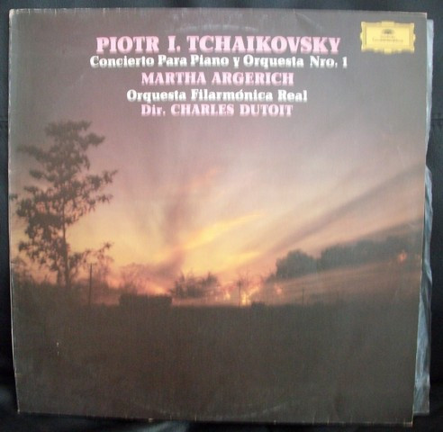 Album herunterladen Peter Tschaikowsky, Martha Argerich, Royal Philharmonic Orchestra, Charles Dutoit - Klavierkonzert Nr 1 B Moll Op 23