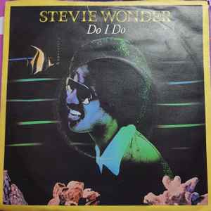 Stevie Wonder Do I Do 1982 Four Prong Push Out Centre. Label